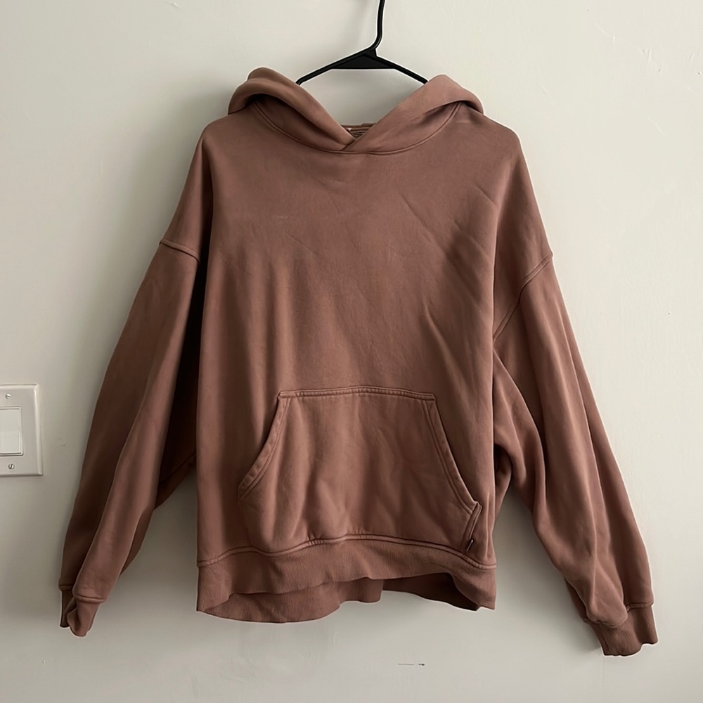 Aritzia TNA Sweatshirt with fleece lining
